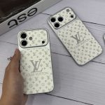 قاب گوشی طرح Louis Vuitton مدل Luxury White Lens – محافظ لنزدار سفید ایفون