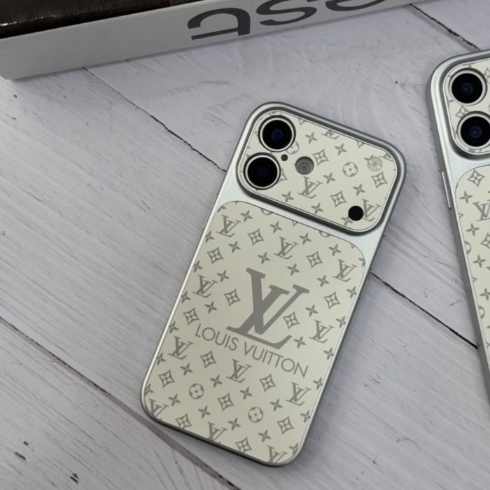قاب گوشی طرح Louis Vuitton مدل Luxury White Lens – محافظ لنزدار سفید ایفون